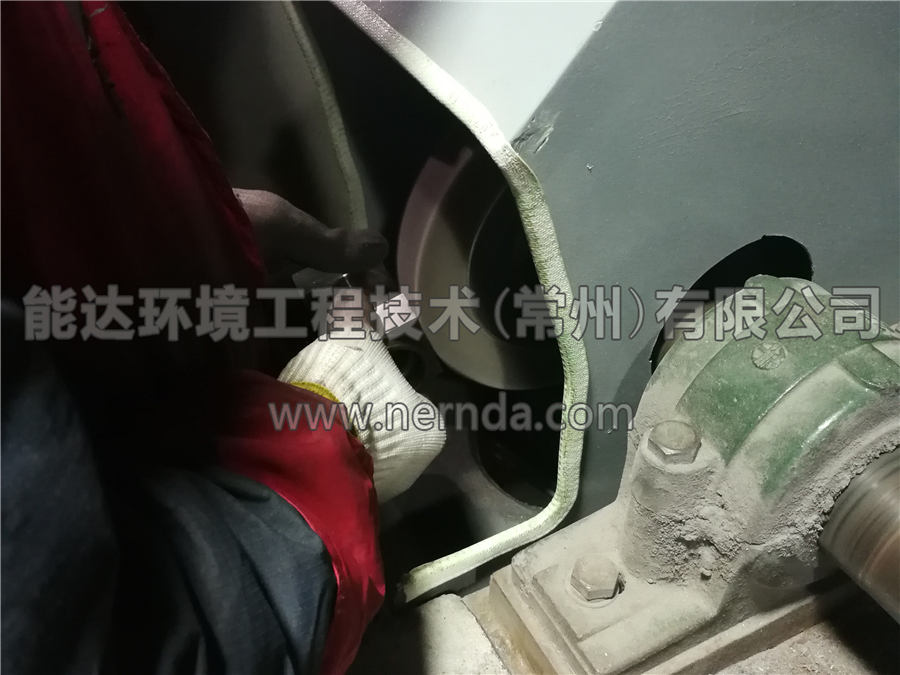  使用了我公司設(shè)計(jì)生產(chǎn)的濾筒除塵系統(tǒng)一段時(shí)間后，工人的工作環(huán)境得到了大大的改善